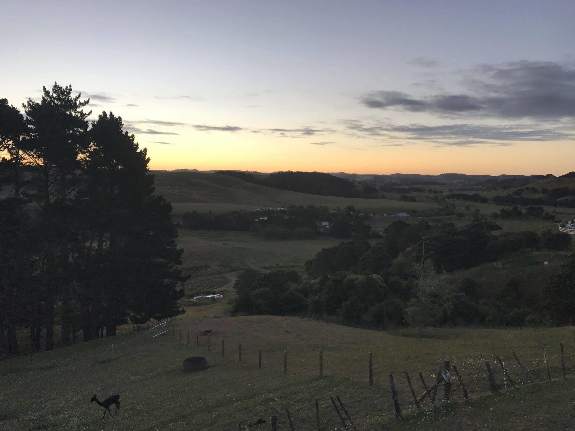 Pukeatua Farmstay Waimauku Extérieur photo